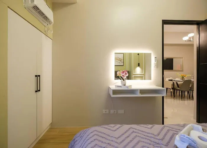 Luxurious Maison At 81 Newport Near Terminal 3 Airport 公寓 *