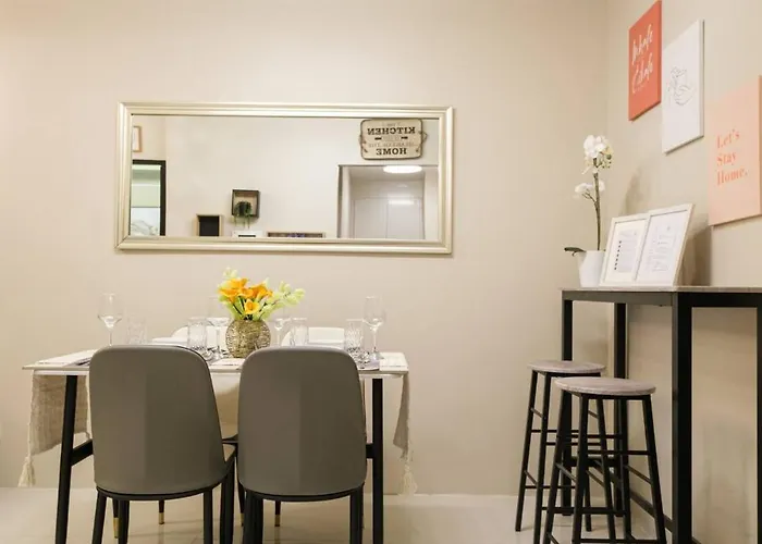 公寓 Luxurious Maison At 81 Newport Near Terminal 3 Airport
