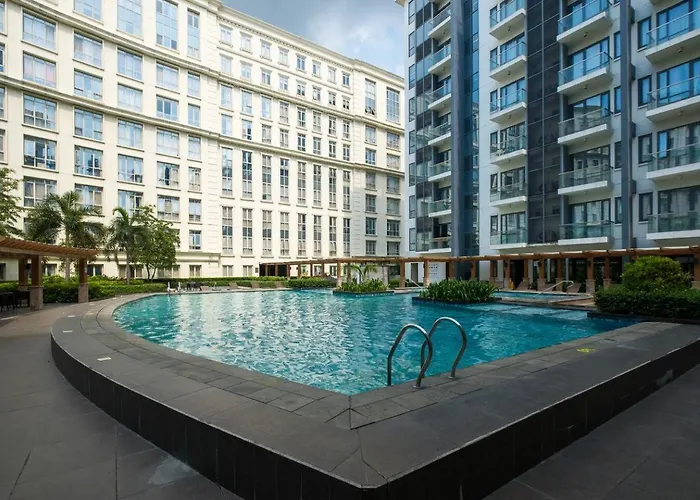 Luxurious Maison At 81 Newport Near Terminal 3 Airport
